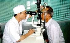 Đau mắt đỏ- không nên tự điều trị
