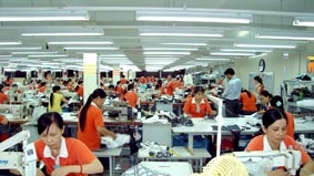 Tăng trưởng trong khó khăn...