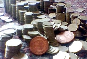 Trả bạc cắc cho nhân viên