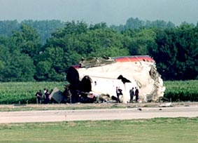 Làm thế nào sống sót khi máy bay rơi?