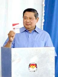 Đương kim Tổng thống Yudhoyono 
giành được trên 50% phiếu bầu