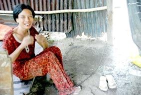 Hai anh em bị bệnh tâm thần và bé trai 5 tuổi bị vẹo khớp gối cần giúp đỡ