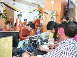 Nhiều ngân hàng khởi động "cuộc đua" khuyến mãi mới