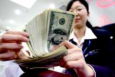 Dự trữ ngoại hối vượt 2.000 tỉ USD