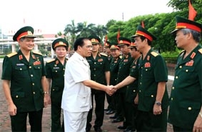 Luôn nêu cao cảnh giác, củng cố quốc phòng, bảo vệ an ninh chính trị, bảo vệ tổ quốc và thành quả cách mạng