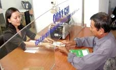 Giải ngân vốn vay chuyển đổi nghề xe lôi, xe ba gác