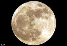 Quảng cáo trên cung trăng?