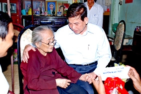 Cần đón đầu các dự án lớn, thu hút công nghệ cao và quan tâm đào tạo nguồn nhân lực, công tác xóa đói giảm nghèo