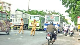 Kẹt phà phía bờ Cần Thơ, xe xếp hàng dài trên 1,5km