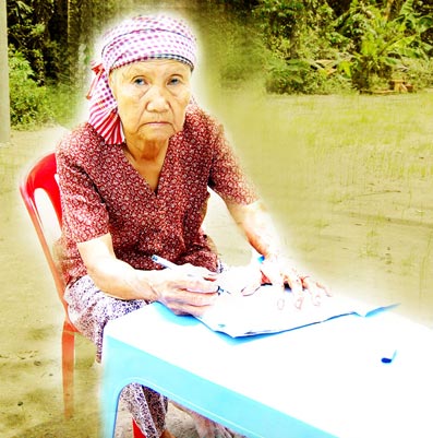 Trao tiền từ thiện