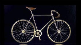 “Xế điếc” giá 1,65 tỉ đồng