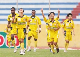 QK4 và GM.M.Nam Định tạm thoát hiểm