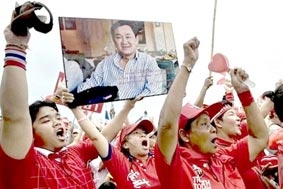 30.000 người biểu tình “áo đỏ” xin ân xá cho cựu Thủ tướng Thaksin