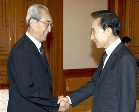 Tổng thống Hàn Quốc tiếp phái đoàn Triều Tiên
