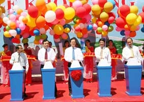 Thủ tướng Nguyễn Tấn Dũng 
dự khởi công xây dựng cầu Cửa Đại 
bắc qua sông Thu Bồn (Quảng Nam)