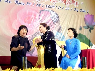 <i>“Bông hồng tặng mẹ” - </i><br>
một món quà nghệ thuật mùa Vu Lan