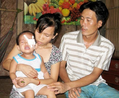 Hãy cứu giúp bé gái 2 tuổi mắc bệnh hiểm nghèo!