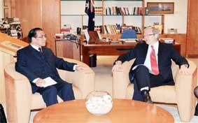 Tổng Bí thư Nông Đức Mạnh hội đàm với Thủ tướng Australia Kevin Rudd