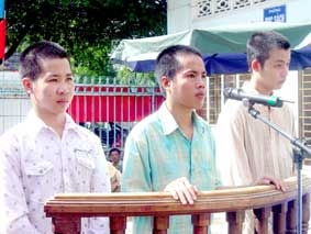Những kẻ đốt đời trai trẻ
