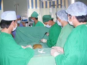 Điều trị thành công bướu giáp bằng phẫu thuật nội soi