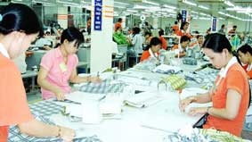 Tăng trưởng công nghiệp trong khó khăn