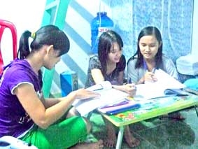 Cô sinh viên hiếu học, vượt khó