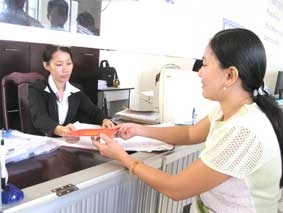 Mở "khóa" cho người dân