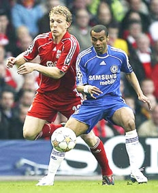 Căng thẳng cuộc đấu "xanh" và "đỏ"