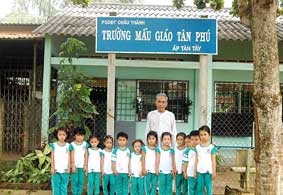 Bến Tre: Một lão nông 86 tuổi đóng góp 
hàng trăm triệu đồng xây dựng trường học