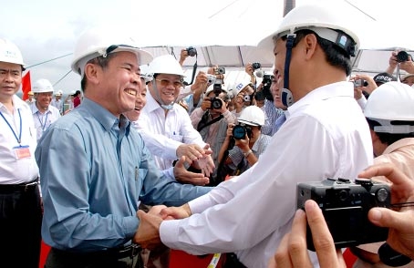 Hợp long cầu Cần Thơ