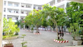 Bất cập từ các khoản thu trong trường học