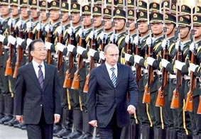“Gió thổi về Đông”