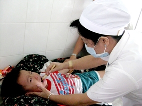 Nhiều biến chứng nguy hiểm từ bệnh tay chân miệng