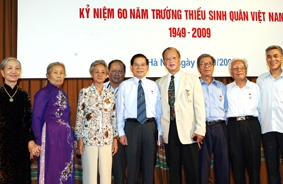 Các cựu thiếu sinh quân đã truyền khí phách cho thế hệ hôm nay về tinh thần học tập, lao động, trung thành với lý tưởng của Đảng