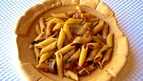 Có thể ăn luôn dĩa!