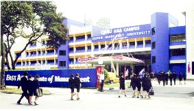 Học tại Singapore,
lấy bằng của Anh quốc