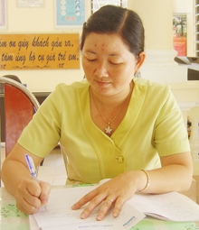 Trao tiền từ thiện