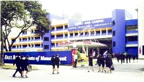 Học tại Singapore, 
  lấy bằng của Anh quốc