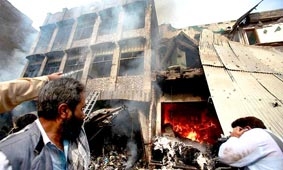Đánh bom đẫm máu tại Pakistan, hàng trăm người thương vong