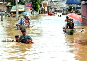 Bão Mirinae hoành hành tại Philippines