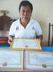 Lão nông bắt cướp