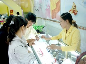 Giá vàng "nhảy múa"