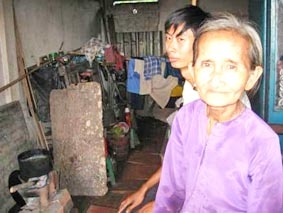 Hãy giúp bà Tư Lanh bớt nhọc nhằn ở tuổi xế chiều