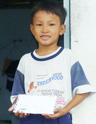 Trao tiền từ thiện