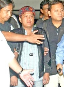 Philippines: Nghi can số 1 trong vụ 
thảm sát trình diện