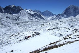 Họp nội các 
trên núi Everest