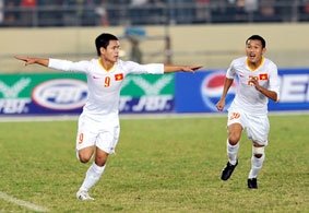 Tuyệt vời bản lĩnh cầu thủ trẻ Việt Nam!