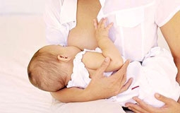 Cho con bú có thể hạn chế bệnh tim, tiểu đường
