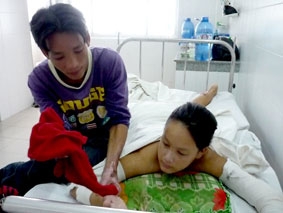 Giúp đỡ đôi vợ chồng trẻ vượt qua cơn hoạn nạn!