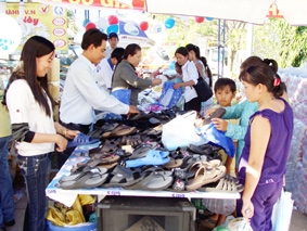 Ấn tượng phiên chợ "hàng Việt về nông thôn"